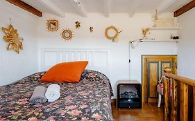 Chambre Atypique Dans Cafe Healthy