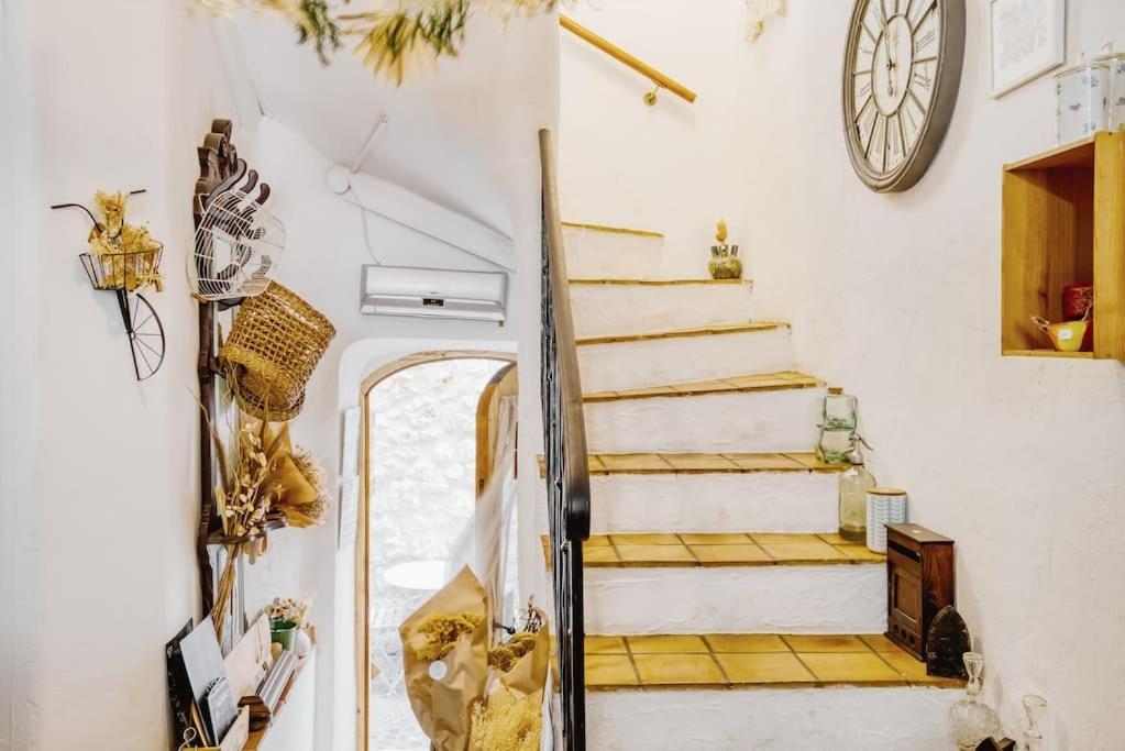 Chambre Atypique Dans Cafe Healthy Saint-Paul-de-Vence Extérieur photo