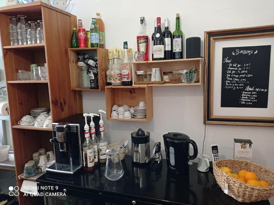 Chambre Atypique Dans Cafe Healthy Saint-Paul-de-Vence Extérieur photo